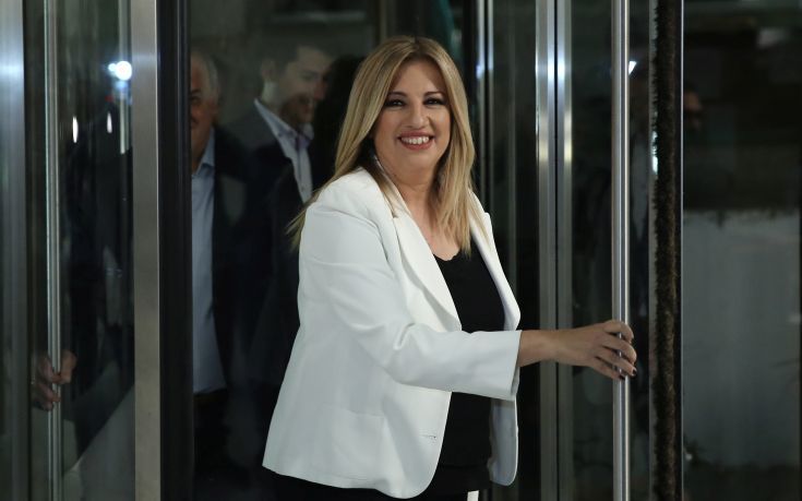 Γεννηματά: Ο κ. Τσίπρας χαϊδεύει τους μπαχαλάκηδες και τους ρουβίκωνες