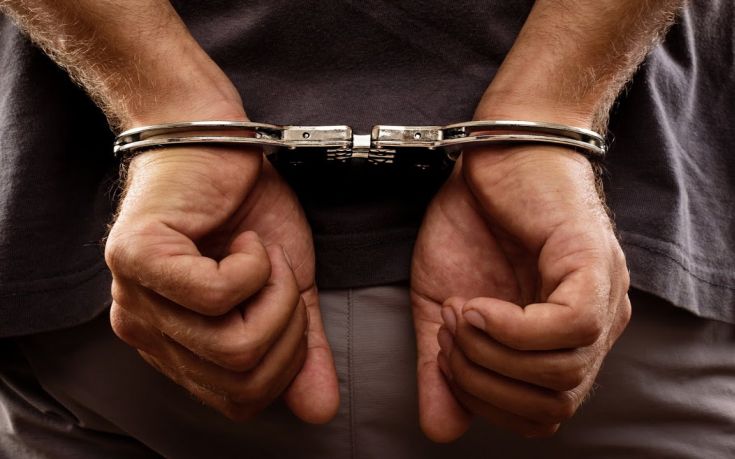 Έκλεβε αντικείμενα από αυτοκίνητα σε σταθμό εξυπηρέτησης οδηγών