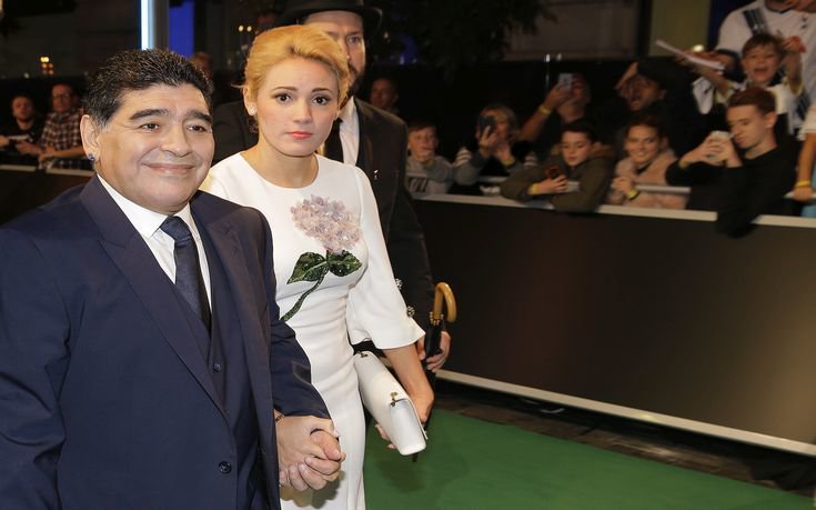 Γιατί ο Μαραντόνα ζητά να συλληφθούν οι κόρες του 4 diego