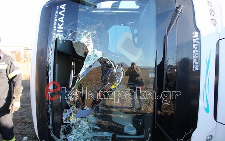 Λεωφορείο του ΚΤΕΛ με μαθητές έπεσε σε χωράφι 19 dpgjpifdjo5