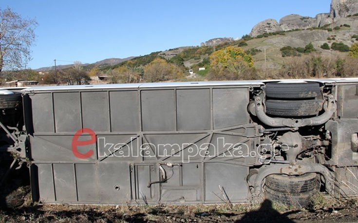 Λεωφορείο του ΚΤΕΛ με μαθητές έπεσε σε χωράφι 21 dpgjpifdjo7