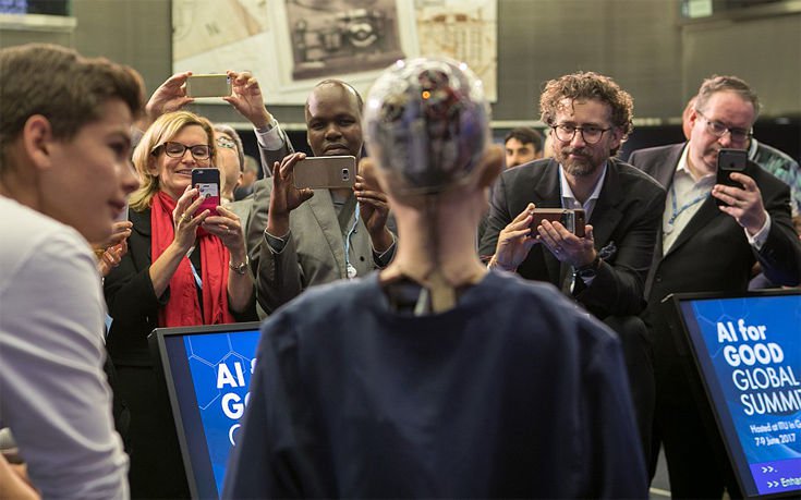 Ανθρωποειδές ρομπότ θέλει οικογένεια και καριέρα