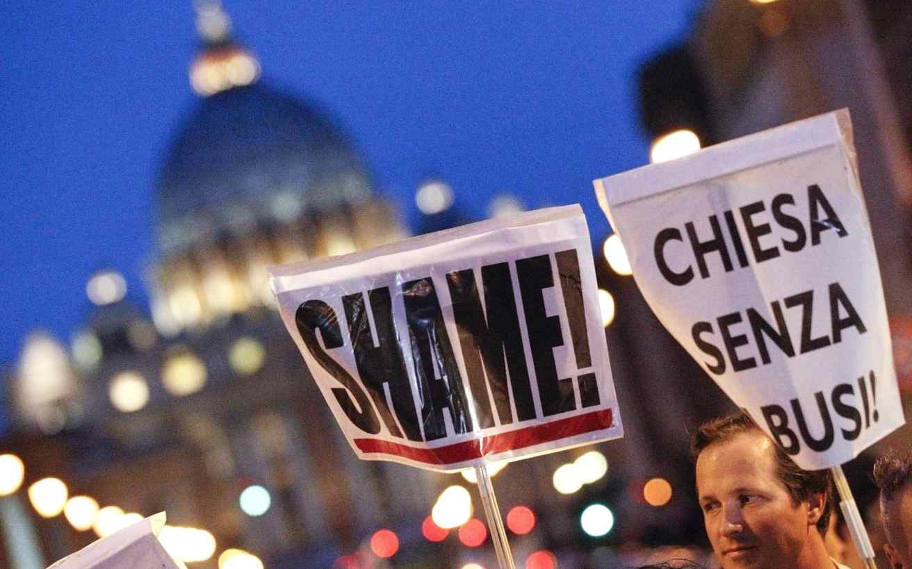 2010 10 31t195522z 1413062115 gm1e6b10atm01 rtrmadp 3 pope abuse.large