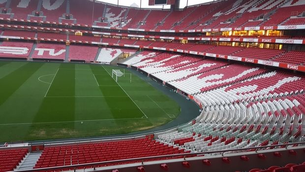 &Nu;&tau;&alpha; &Lambda;&omicron;&upsilon;&zeta;: &Tau;&omicron; Sport24.gr &sigma;&tau;&eta; “&phi;&omega;&lambda;&iota;ά &tau;&omega;&nu; &alpha;&epsilon;&tau;ώ&nu;”