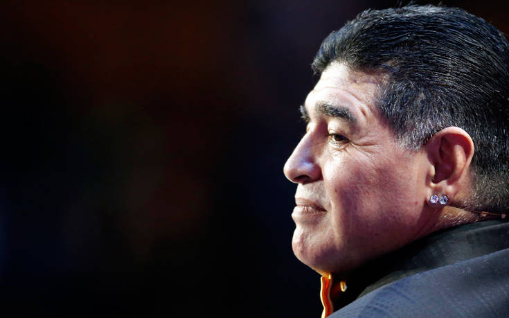 Τιμωρία σε Μαραντόνα για επίθεση σε διαιτητή