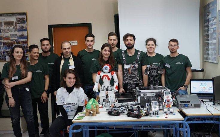 Ρομπότ των… Χριστουγέννων παρουσίασε το πανεπιστήμιο Δυτικής Μακεδονίας