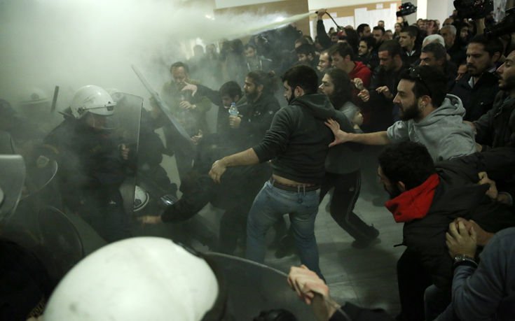 Οι διώξεις και η φυλάκιση για τα επεισόδια στους πλειστηριασμούς