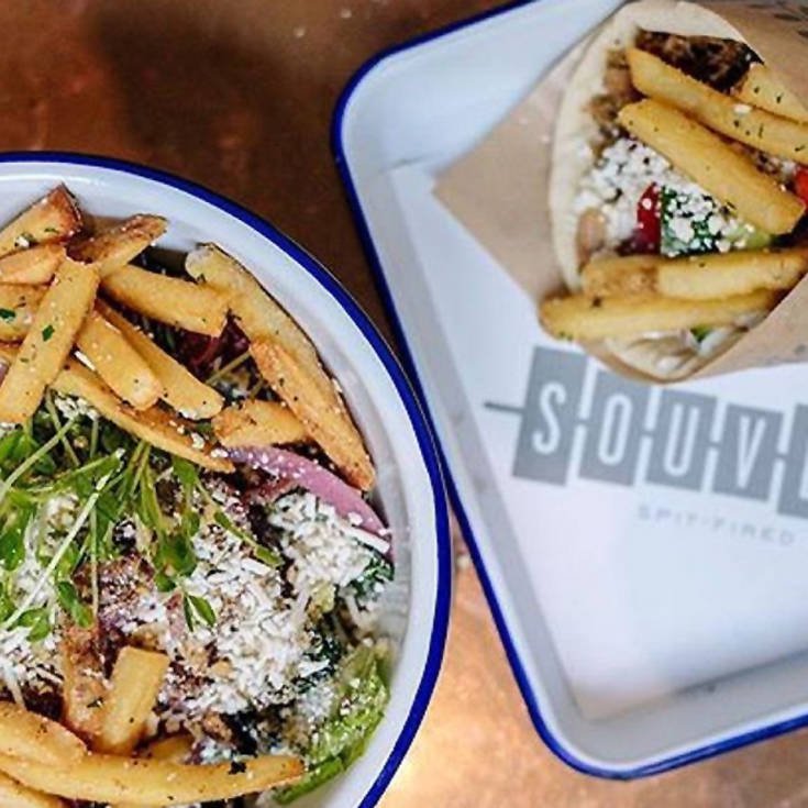 Η Μισέλ Ομπάμα έφαγε ελληνικό σουβλάκι, τρελάθηκε κι έστειλε και γράμμα