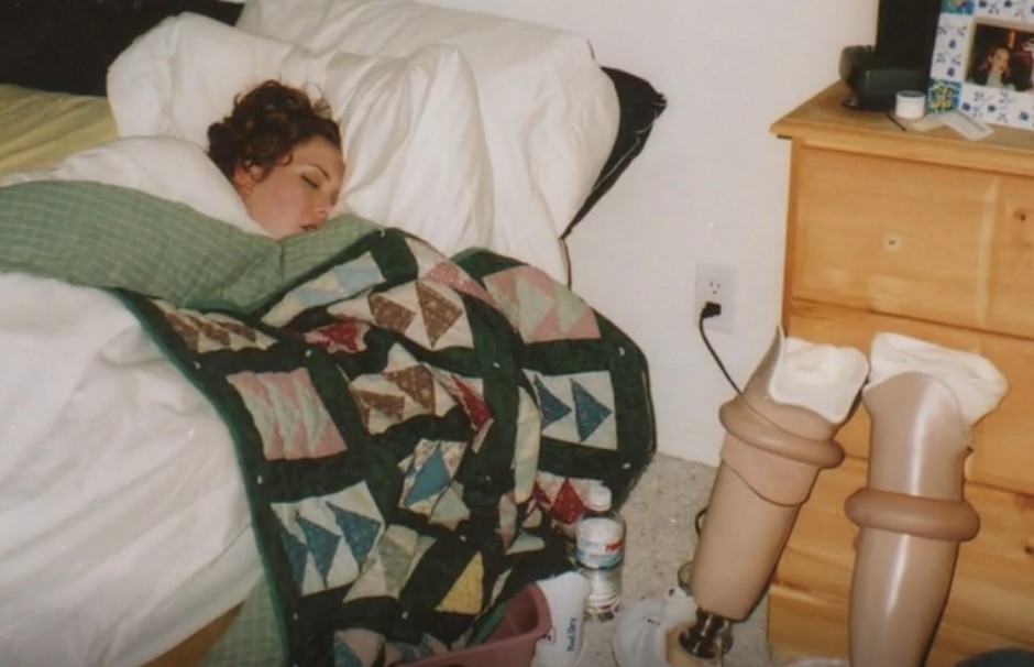 Η Amy πιστεύει ότι μπορείς να ζήσεις όπως θες 17 940amylegshouse