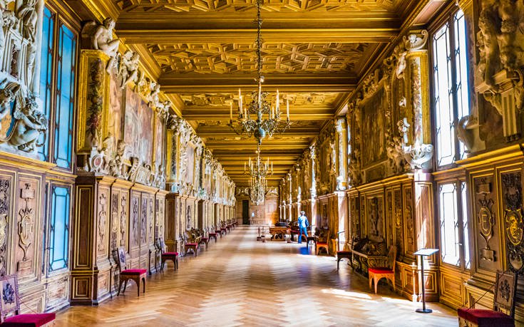 &Phi;&Omicron;&Nu;&Tau;&Alpha;&Iota;&Nu;&Epsilon;&Mu;&Pi;&Lambda;&Omega; &Gamma;&Alpha;&Lambda;&Lambda;&Iota;&Alpha;