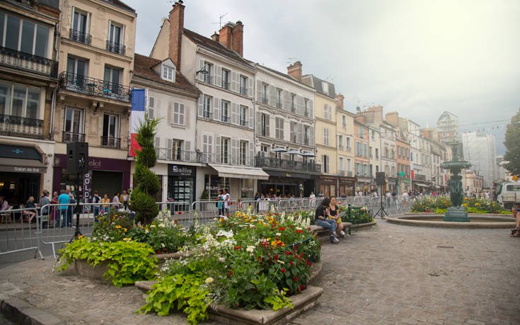 &Phi;&Omicron;&Nu;&Tau;&Alpha;&Iota;&Nu;&Epsilon;&Mu;&Pi;&Lambda;&Omega; &Gamma;&Alpha;&Lambda;&Lambda;&Iota;&Alpha;