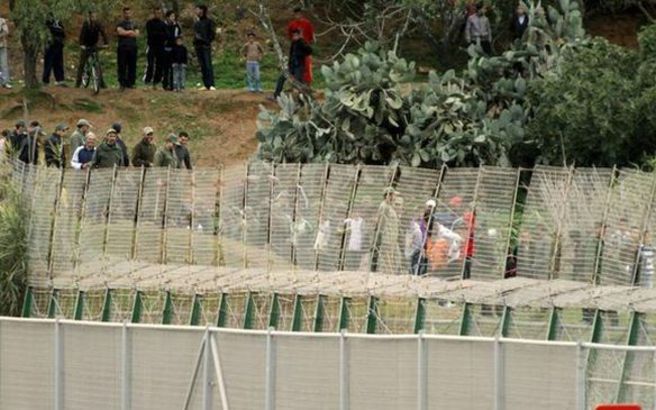 Μαζική είσοδος μεταναστών στην Ισπανία