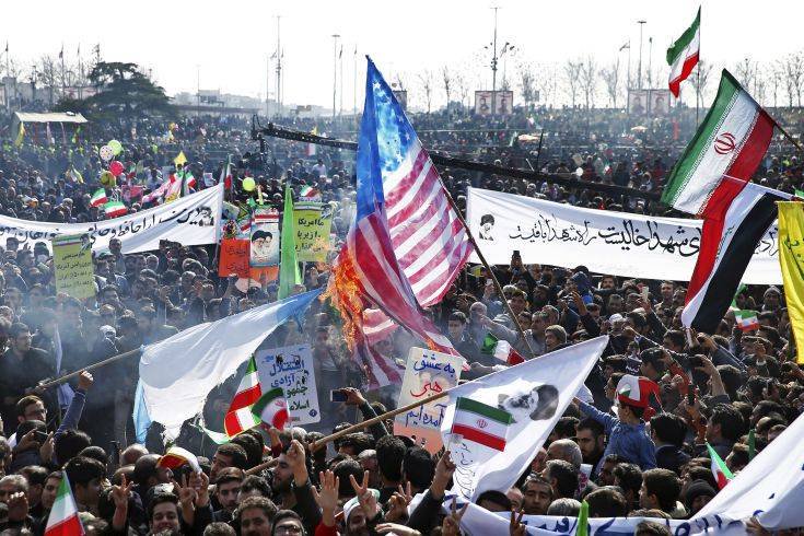 Πλήθος Ιρανών βγήκε στους δρόμους για την επέτειο της ισλαμικής επανάστασης