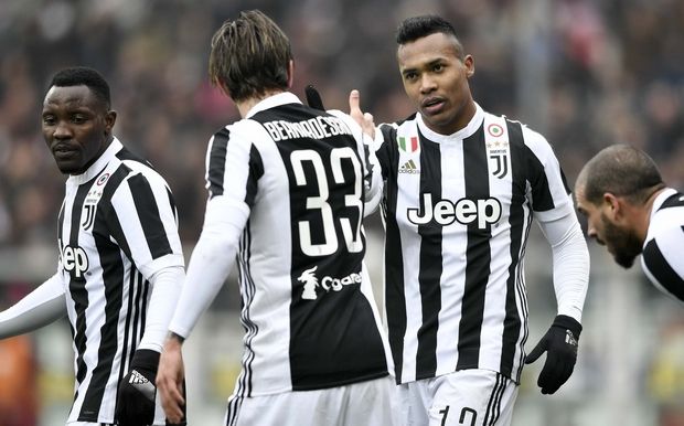 Η Γιουβέντους το ντέρμπι, η Νάπολι την κορυφή