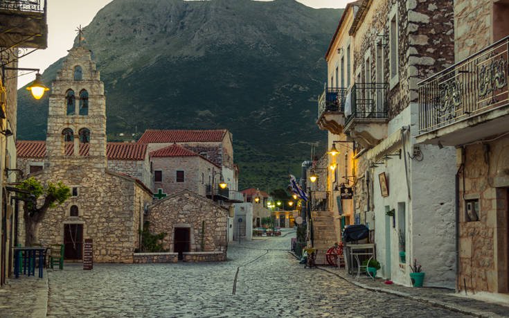 Αυθεντικό «χρώμα» Μάνης στην Αρεόπολη