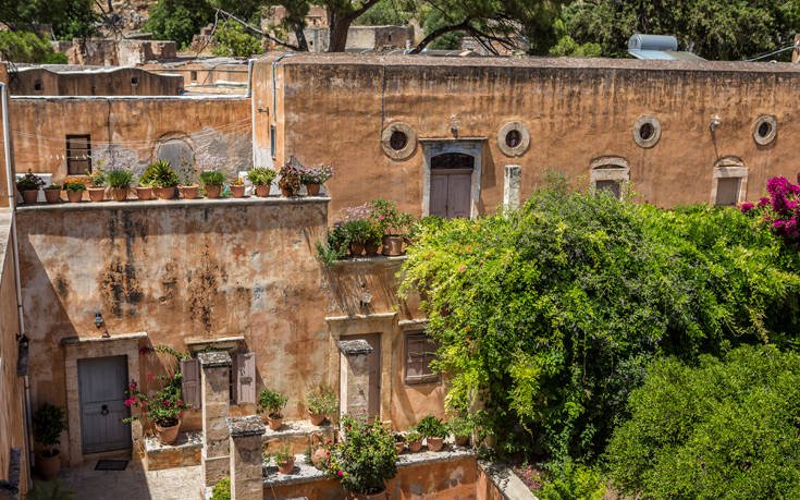 &Alpha;&Gamma;&Iota;&Alpha; &Tau;&Rho;&Iota;&Alpha;&Delta;&Alpha; &Tau;&Zeta;&Alpha;&Gamma;&Kappa;&Alpha;&Rho;&Omicron;&Lambda;&Omega;&Nu;