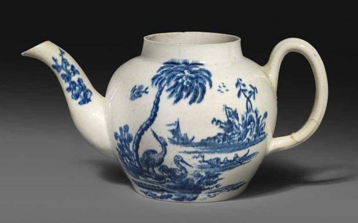 Το απίθανο ποσό που δόθηκε σε δημοπρασία για μια σπασμένη τσαγιέρα