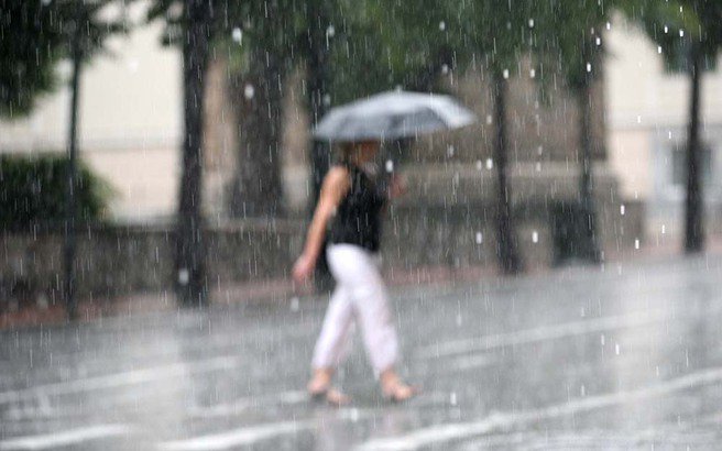 Ο καιρός χώρισε την Ελλάδα στη μέση
