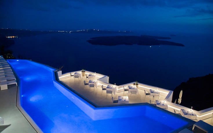 Νέα διάκριση για το εστιατόριο Santoro του Grace Santorini 10 Grace-Santorini_Santoro_Restaurant_at_night