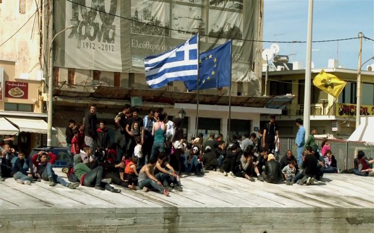 «Κόλαση» στο δημοτικό συμβούλιο της Χίου για τη Χρυσή Αυγή