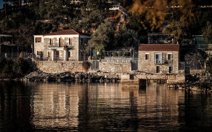 &Mu;&Eta;&Lambda;&Iota;&Nu;&Alpha; &Pi;&Eta;&Lambda;&Iota;&Omicron;&Upsilon;