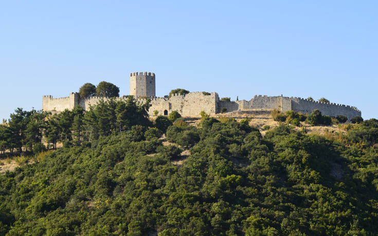 Μνημείο της Φραγκοκρατίας στη σκιά του Ολύμπου