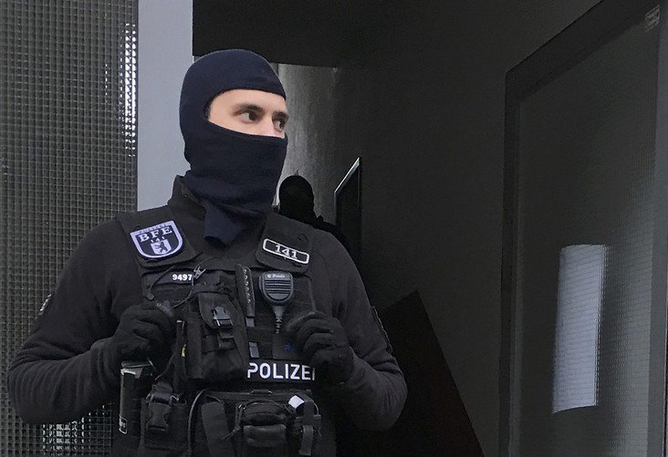 Ένοπλη επίθεση με δύο νεκρούς στη Γερμανία 4 2016 11 15T140605Z 1 MTZGRQECBFOSI8MW RTRFIPP 0 GERMANY SECURITY RAIDS