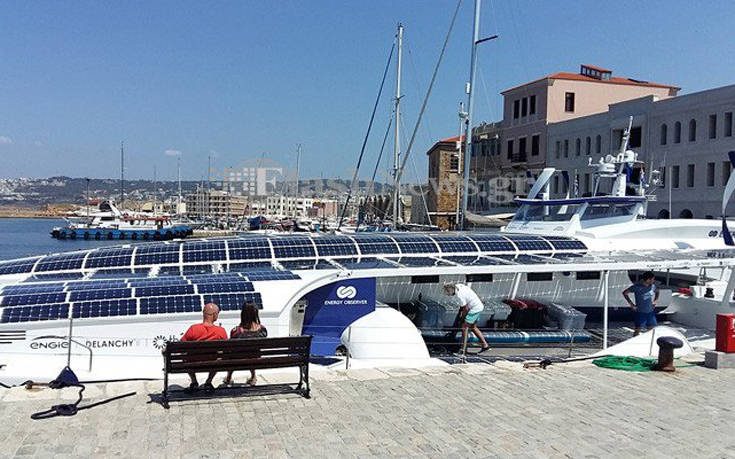 Το ξεχωριστό καταμαράν στο παλιό λιμάνι των Χανίων 20 dpgojo4