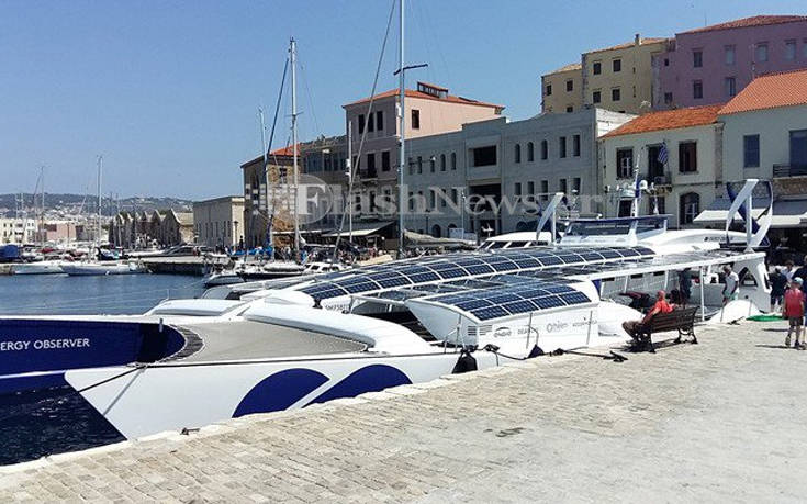 Το ξεχωριστό καταμαράν στο παλιό λιμάνι των Χανίων 22 dpgojo6