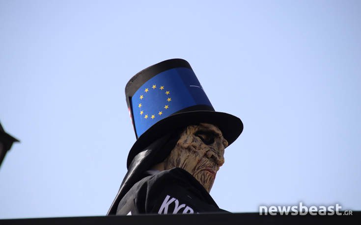 Με πολεμικά άρματα το ΠΑΜΕ στο Σύνταγμα 27 prtmai17