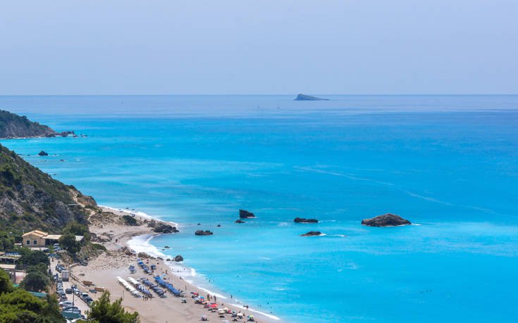 Όλη η χρωματική παλέτα του μπλε στο Κάθισμα της Λευκάδας 17 ΚΑΘΙΣΜΑ ΛΕΥΚΑΔΑ