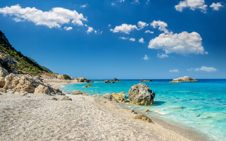 Όλη η χρωματική παλέτα του μπλε στο Κάθισμα της Λευκάδας 15 ΚΑΘΙΣΜΑ ΛΕΥΚΑΔΑ