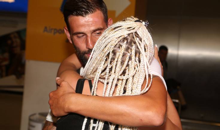 Ο Μουρούτσος έφυγε από το Survivor 2, γύρισε Ελλάδα και έπεσε στην αγκαλιά της Λάουρας 22 0660_LAOYRA_NARGES_MIXALIS_MOYROYTSOS_962018