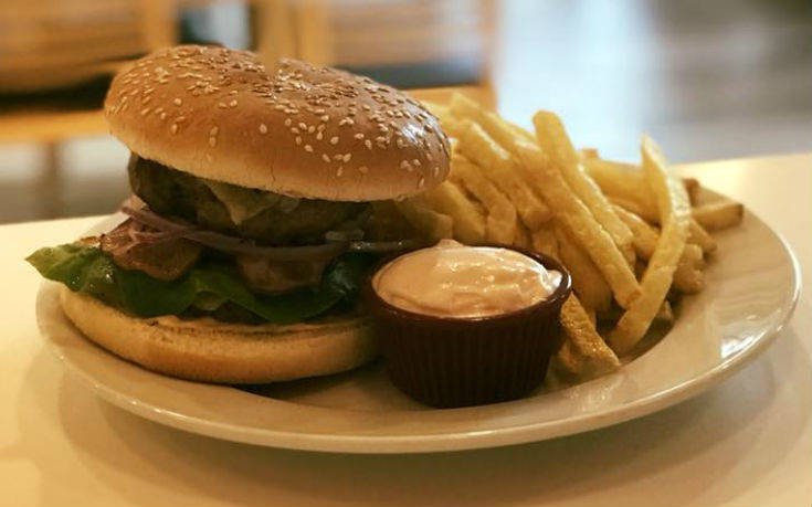 Gyroκομείο, το στέκι για καλό σουβλάκι στο Ναύπλιο 12 3_ok