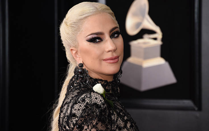 Αγνώριστη η Lady Gaga στο πρώτο τρέιλερ της ταινίας της με τον Μπράντλεϊ Κούπερ 4 AP 18030181889072