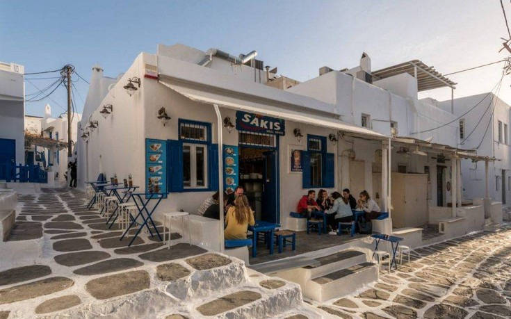 Στάσεις για ποιοτικό street food στη Μύκονο 7 sakis_grill_house