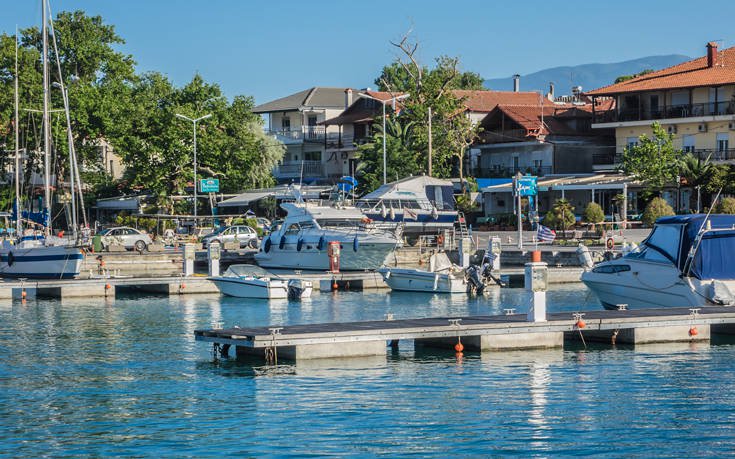 Η απέραντη παραλία του Πλαταμώνα 20 ΠΛΑΤΑΜΩΝΑΣ ΠΑΡΑΛΙΑ