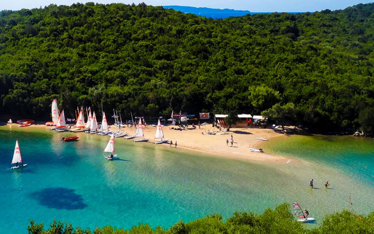 Γαλαζοπράσινα νερά και νησιωτική γοητεία στα Σύβοτα 18 ΣΥΒΟΤΑ