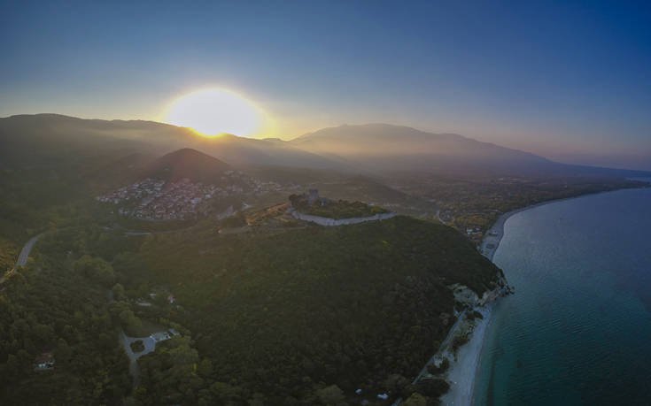 Η απέραντη παραλία του Πλαταμώνα 18 ΠΛΑΤΑΜΩΝΑΣ ΠΑΡΑΛΙΑ