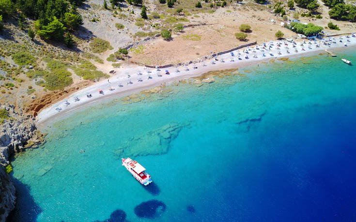 Η υπέροχη βοτσαλωτή παραλία της Σύμης 16 ΝΑΝΝΟΥ ΣΥΜΗ
