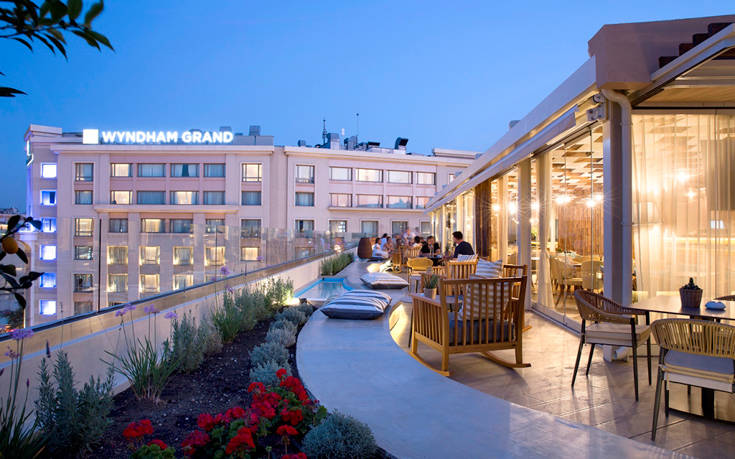 Ανοίγει τις πύλες του το Wyndham Athens Residence 10 Roof-Top-Bar-Restaurant_Exterior