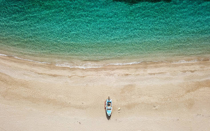 Η εκπληκτική παραλία Ποτάμι στην Εύβοια 22 shutterstock 1094709221 1