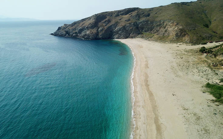 Η εκπληκτική παραλία Ποτάμι στην Εύβοια 17 shutterstock 1094709851 1
