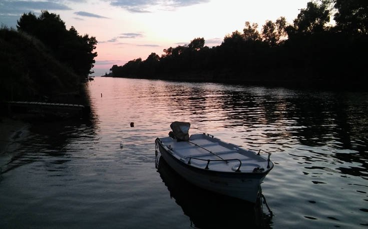Μαγευτικές εικόνες στο κανάλι της Ποτίδαιας