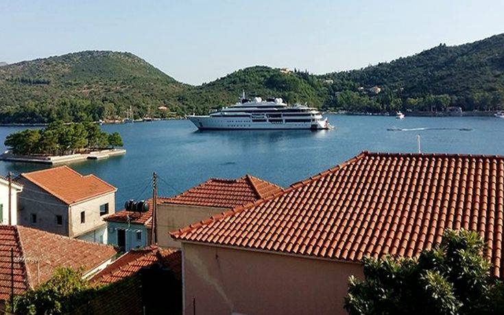 Στη Ζάκυνθο συνεχίζει τις καλοκαιρινές του διακοπές ο πρώην Εμίρης του Κατάρ 4 katara2