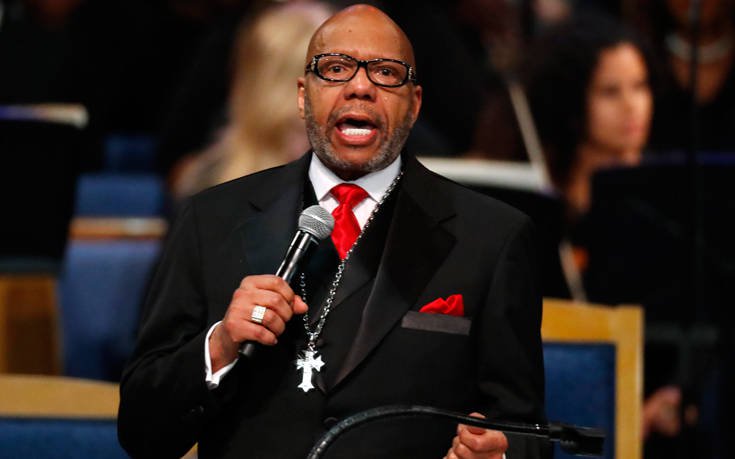 Οργισμένη η οικογένεια της Αρίθα Φράνκλιν με τον επικήδειο που εκφώνησε ο ιερέας