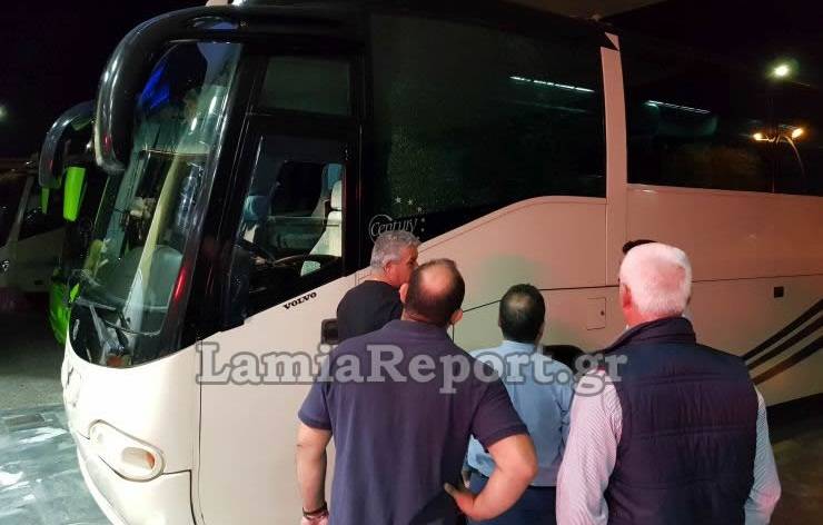 Πέταξαν πέτρα σε ΚΤΕΛ και έσπασαν παράθυρο