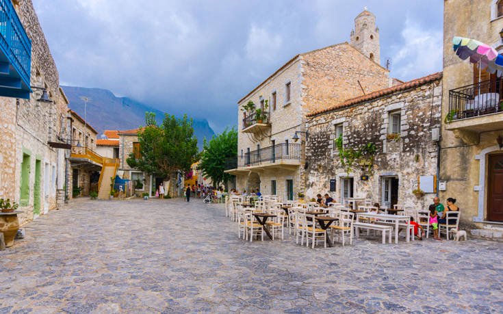 Η άγρια ομορφιά της ιστορικής Αρεόπολης 22 shutterstock 1053294962 1