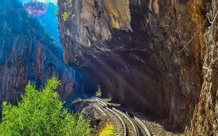 Η μαγευτική διαδρομή του Οδοντωτού στα Καλάβρυτα μέσα από εντυπωσιακές εικόνες
