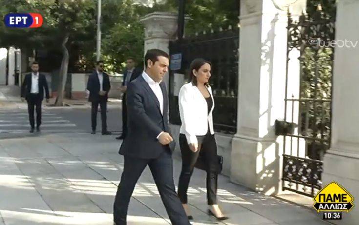 Παράδοση-παραλαβή στο υπουργείο Εξωτερικών από Κοτζιά και Τσίπρα 4 tsi
